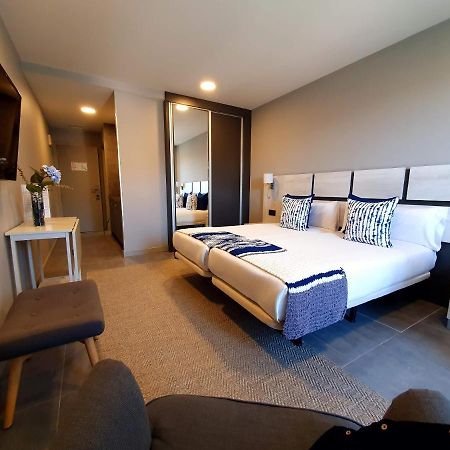 Apartahotel 5Dos5 Oviedo Dış mekan fotoğraf
