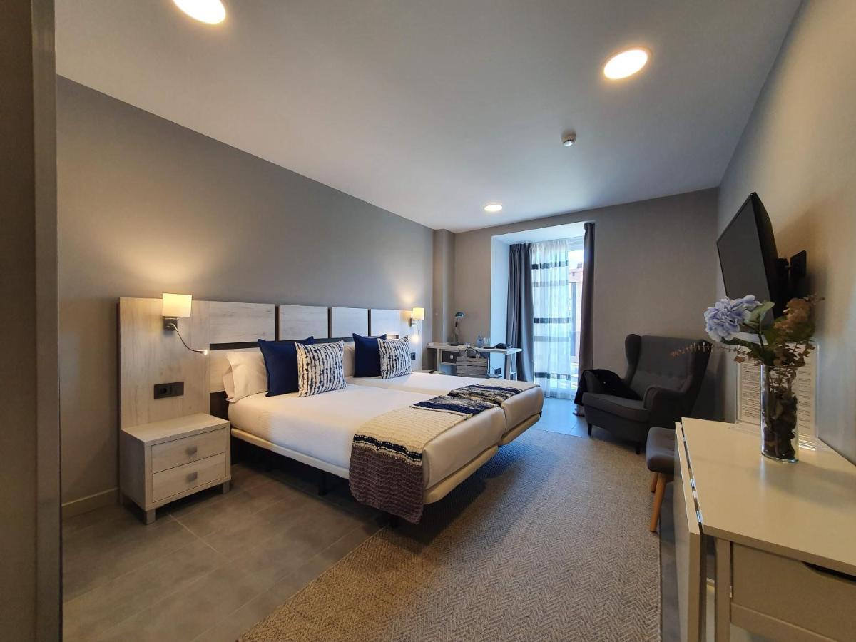Apartahotel 5Dos5 Oviedo Dış mekan fotoğraf