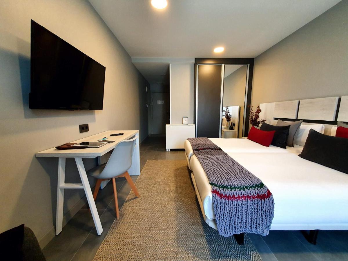 Apartahotel 5Dos5 Oviedo Dış mekan fotoğraf