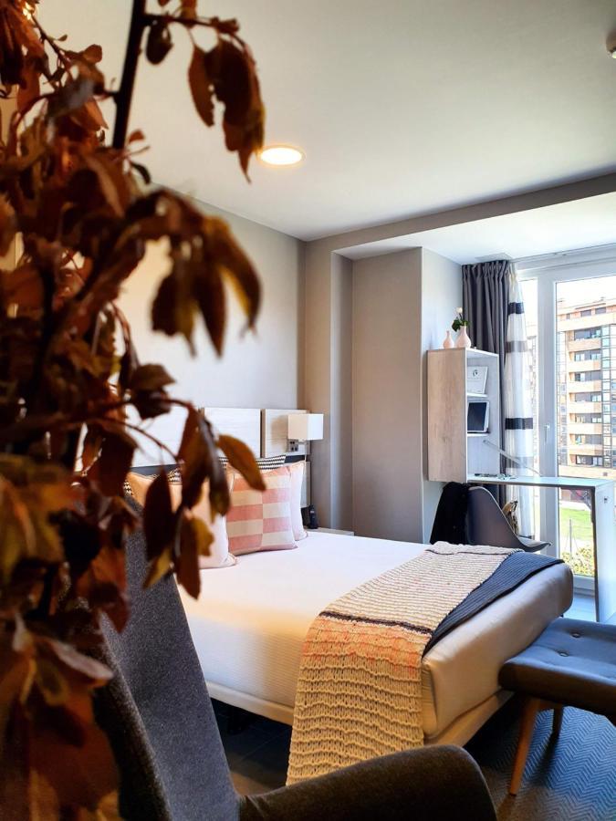 Apartahotel 5Dos5 Oviedo Dış mekan fotoğraf