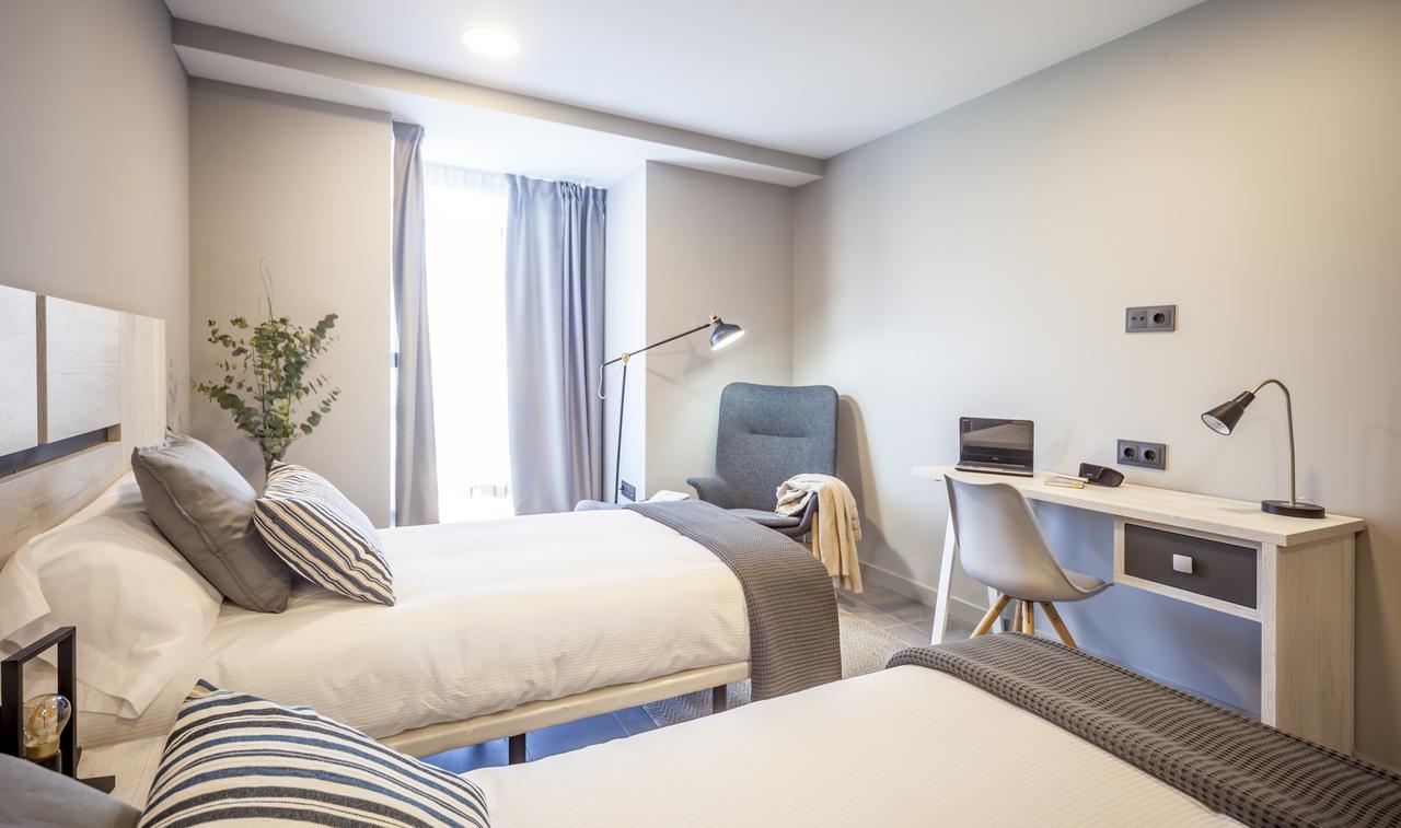 Apartahotel 5Dos5 Oviedo Dış mekan fotoğraf