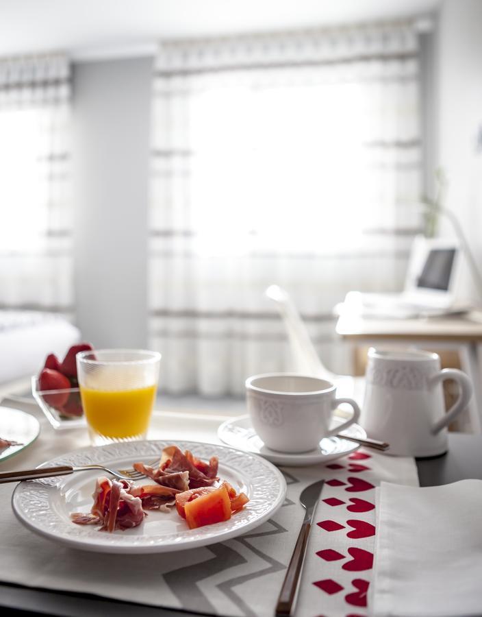 Apartahotel 5Dos5 Oviedo Dış mekan fotoğraf