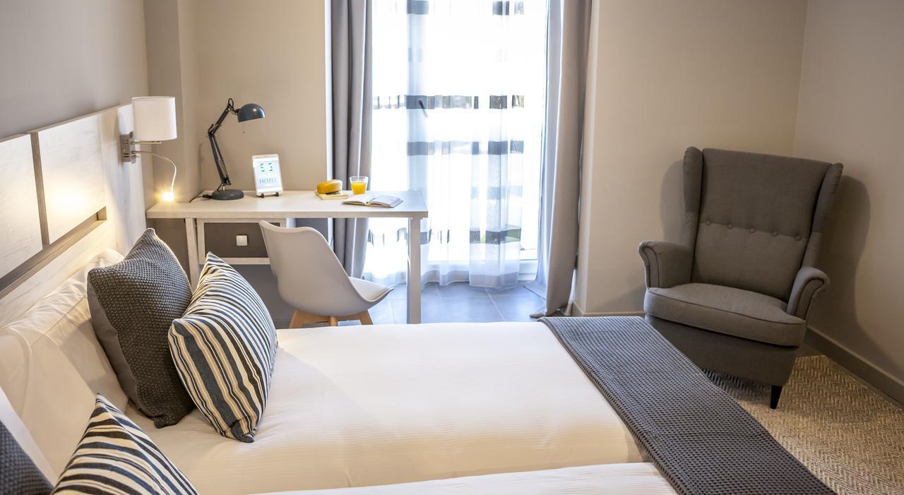 Apartahotel 5Dos5 Oviedo Dış mekan fotoğraf