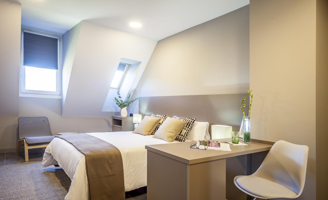 Apartahotel 5Dos5 Oviedo Dış mekan fotoğraf