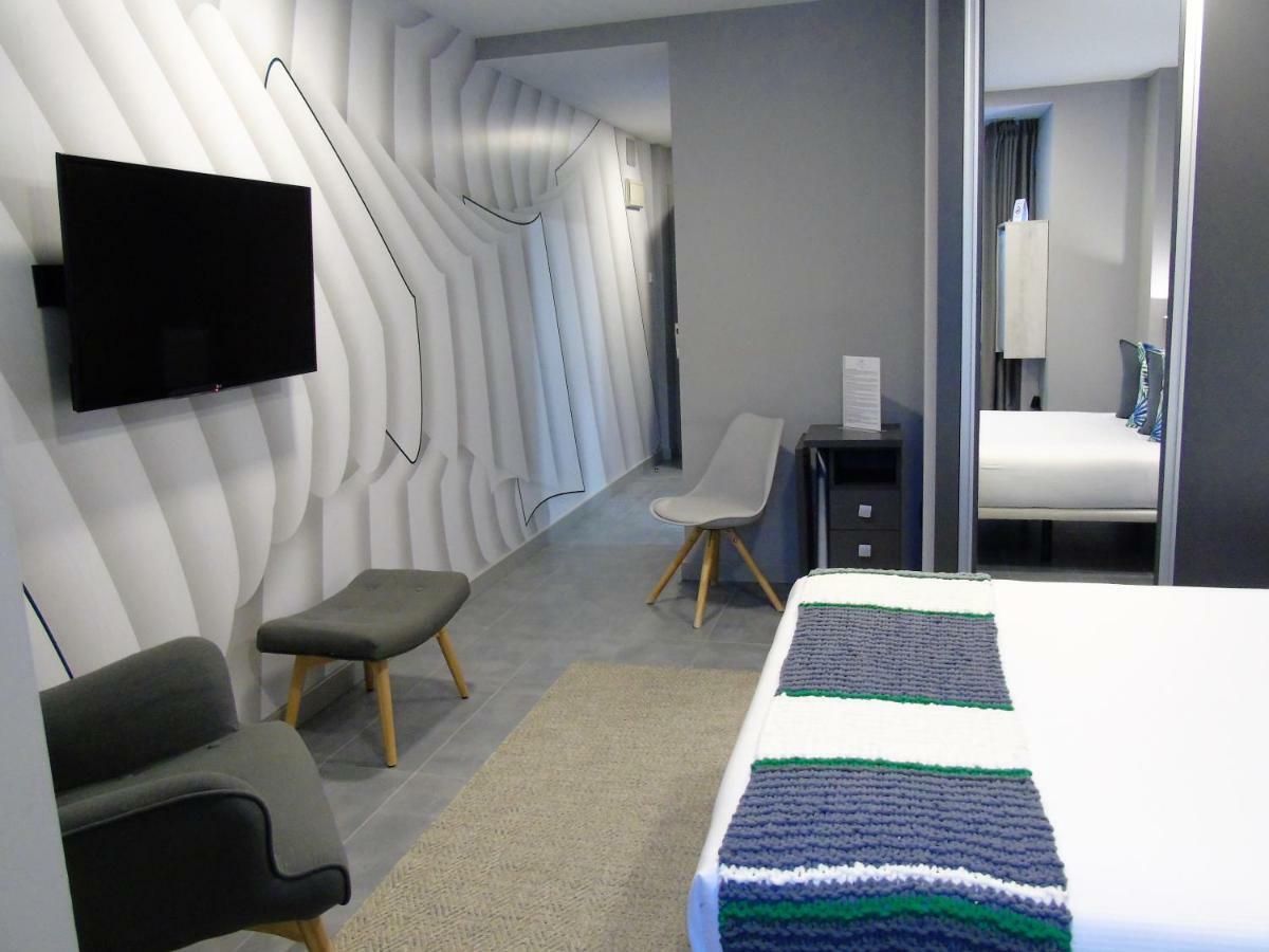 Apartahotel 5Dos5 Oviedo Dış mekan fotoğraf