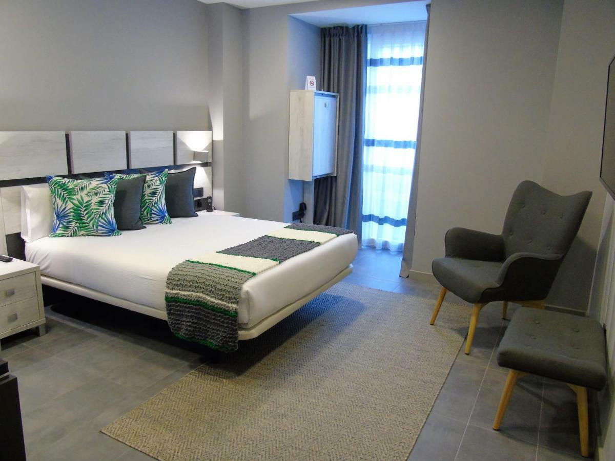Apartahotel 5Dos5 Oviedo Dış mekan fotoğraf